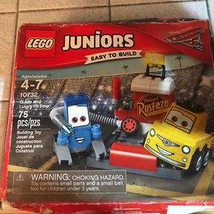 Lego 10732 Cars Guido's and Luigi's Pit stop